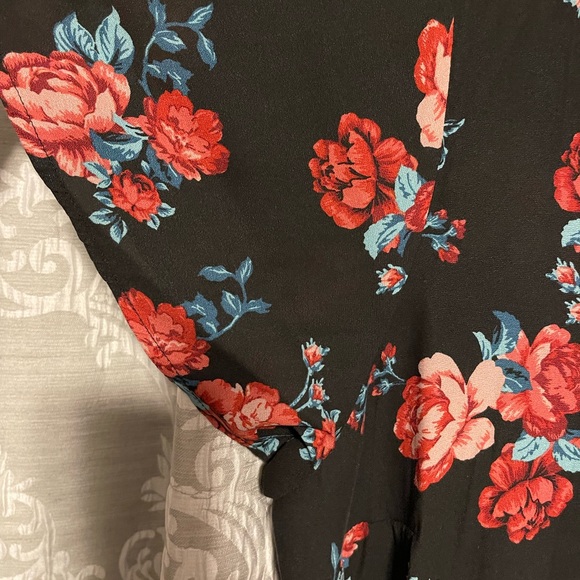 Torrid top size 3x - Picture 3 of 4